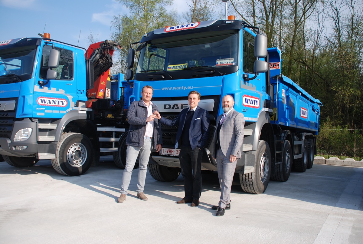 DAF-sleuteloverhandiging-Remise-des-cles-Wanty-01