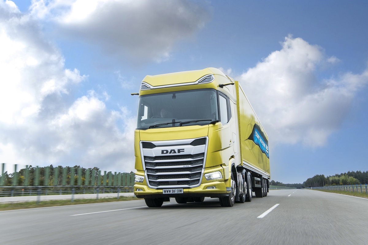 3.3. New Generation DAF XG+ 6x2 tractor