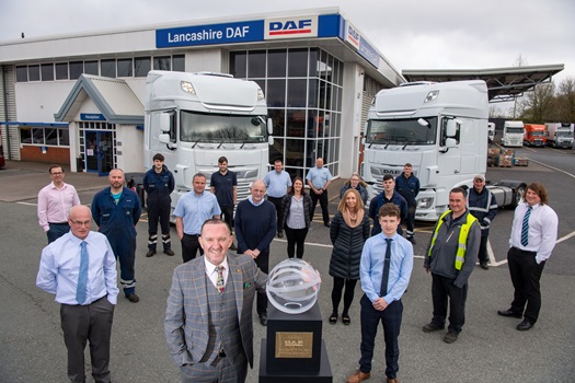 The-British-dealer-group-Lawrence-Vehicles-has-been-awarded-DAF-Dealer-of-the-Year-2021-02