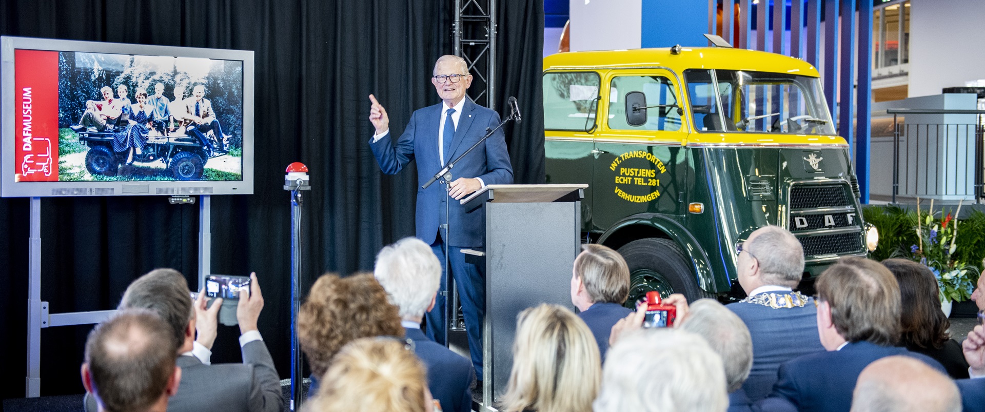 Heropening DAF Museum Pieter van Vollenhoven