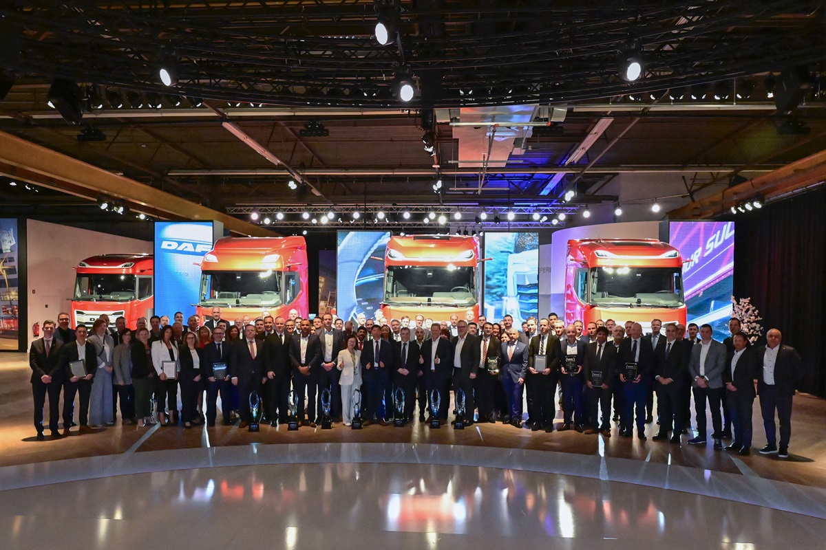 DAF-Trucks-recognizes-top-performing-suppliers-01